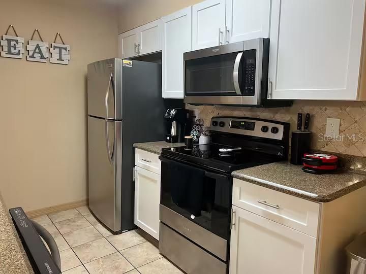 合同活跃: $235,000 (3 贝兹, 2 浴室, 1220 平方英尺)