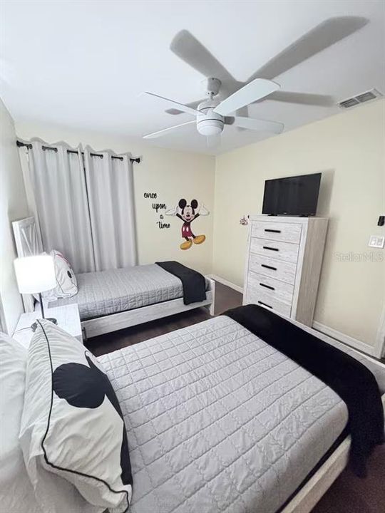 合同活跃: $235,000 (3 贝兹, 2 浴室, 1220 平方英尺)