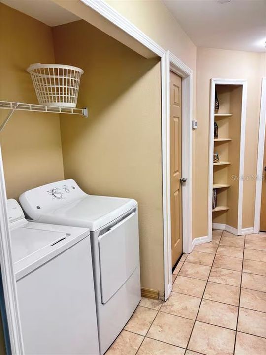 合同活跃: $235,000 (3 贝兹, 2 浴室, 1220 平方英尺)