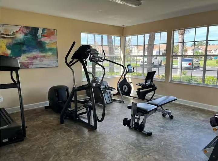 合同活跃: $235,000 (3 贝兹, 2 浴室, 1220 平方英尺)