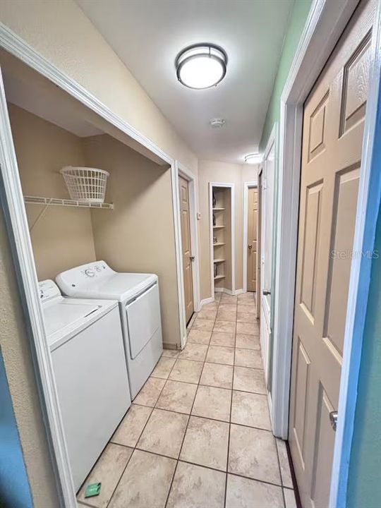 合同活跃: $235,000 (3 贝兹, 2 浴室, 1220 平方英尺)