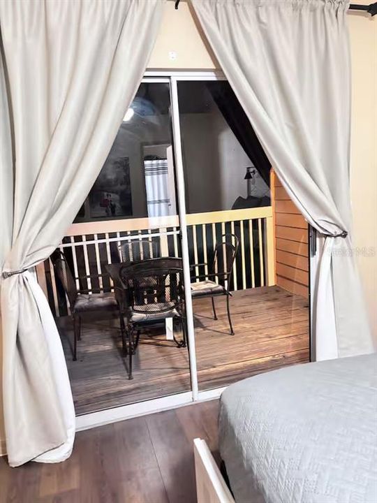 合同活跃: $235,000 (3 贝兹, 2 浴室, 1220 平方英尺)