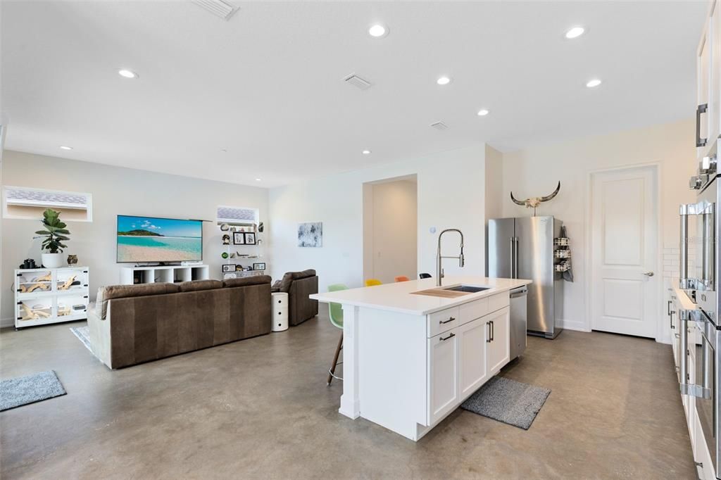 待售: $749,900 (4 贝兹, 3 浴室, 2308 平方英尺)