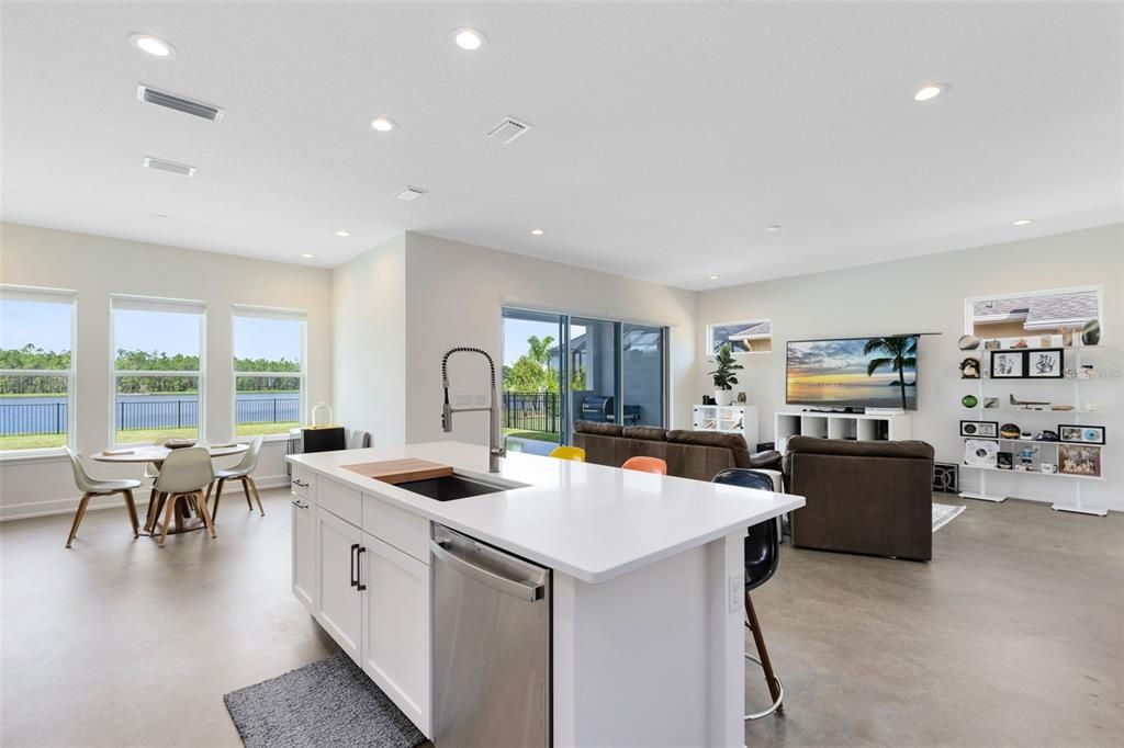 待售: $749,900 (4 贝兹, 3 浴室, 2308 平方英尺)