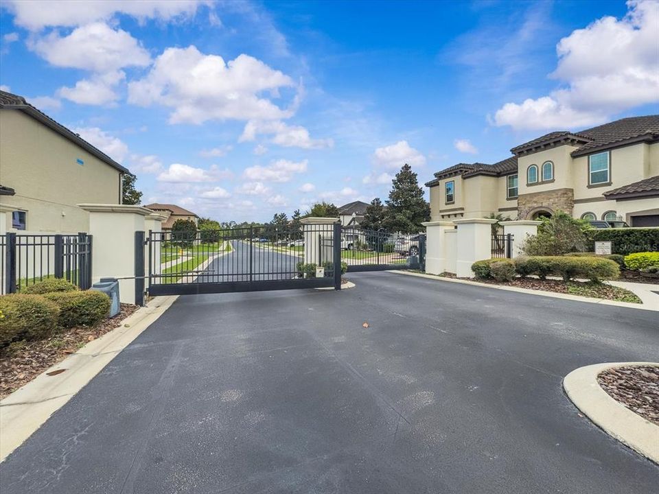 Activo con contrato: $1,124,000 (7 camas, 5 baños, 5131 Pies cuadrados)