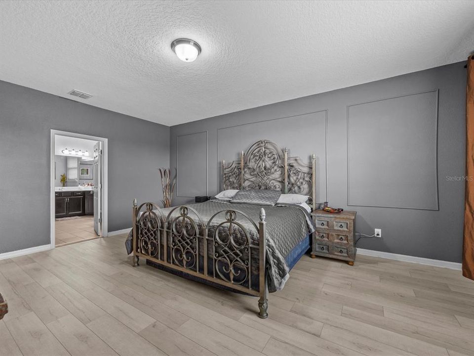 Activo con contrato: $1,124,000 (7 camas, 5 baños, 5131 Pies cuadrados)