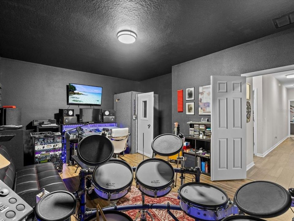 Activo con contrato: $1,124,000 (7 camas, 5 baños, 5131 Pies cuadrados)