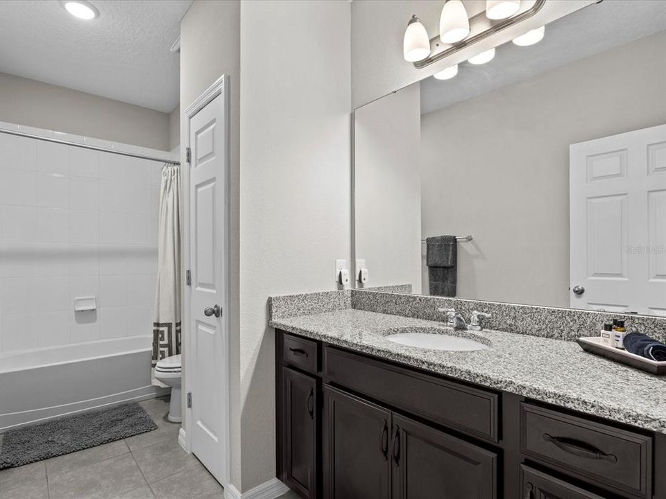 Activo con contrato: $1,124,000 (7 camas, 5 baños, 5131 Pies cuadrados)