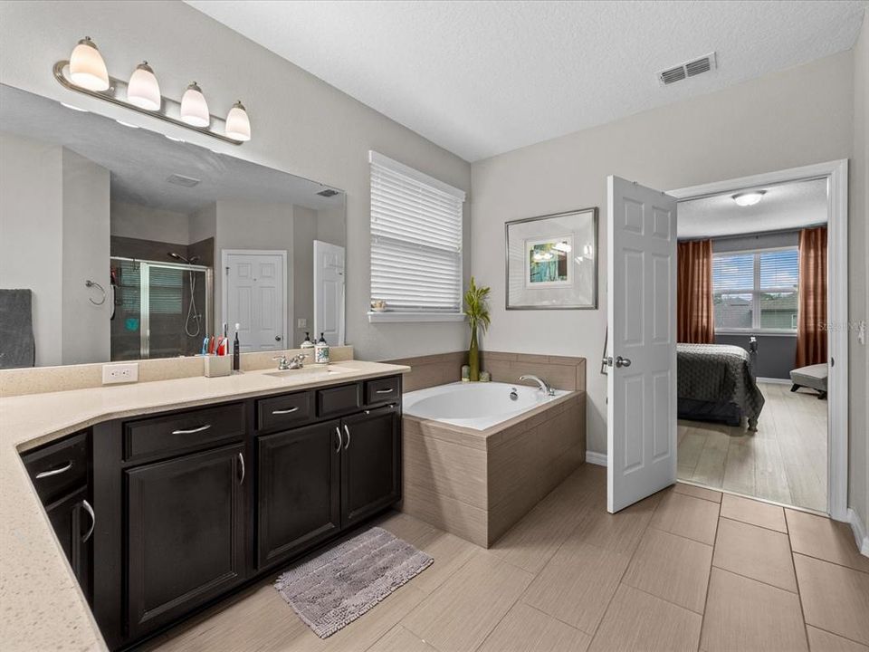 Activo con contrato: $1,124,000 (7 camas, 5 baños, 5131 Pies cuadrados)