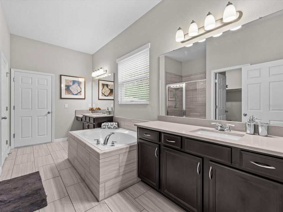 Activo con contrato: $1,124,000 (7 camas, 5 baños, 5131 Pies cuadrados)