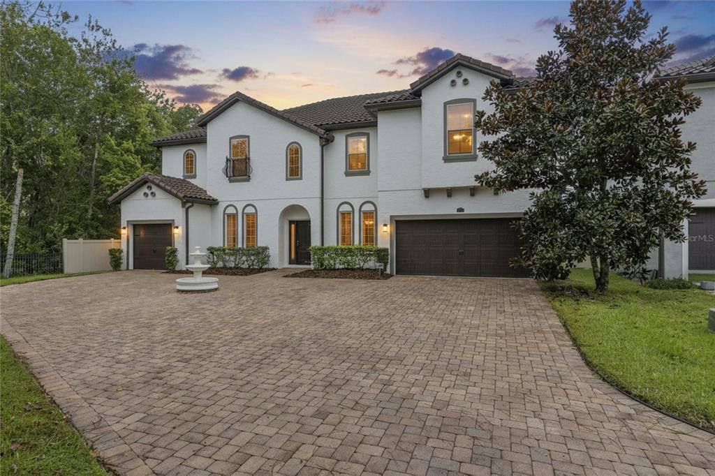 Activo con contrato: $1,124,000 (7 camas, 5 baños, 5131 Pies cuadrados)