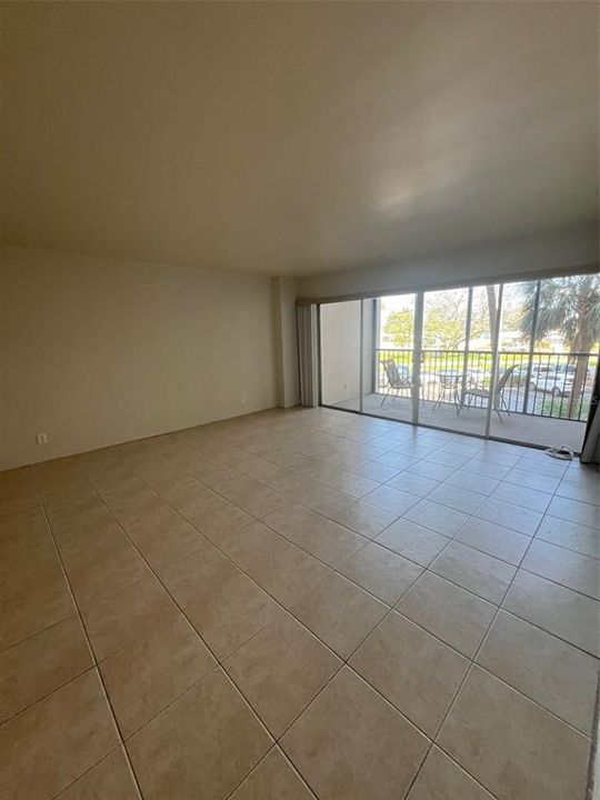 For Rent: $1,900 (2 beds, 2 baths, 1050 Square Feet)