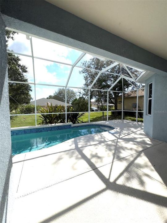 Под контрактом: $2,950 (3 спален, 2 ванн, 1712 Квадратных фут)