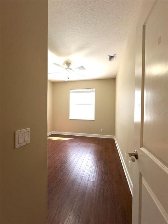 Под контрактом: $2,950 (3 спален, 2 ванн, 1712 Квадратных фут)