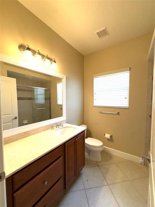 Под контрактом: $2,950 (3 спален, 2 ванн, 1712 Квадратных фут)