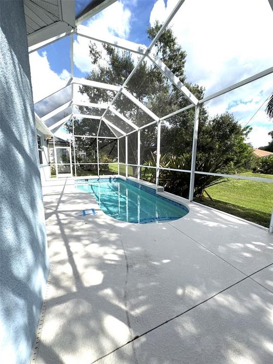 Под контрактом: $2,950 (3 спален, 2 ванн, 1712 Квадратных фут)