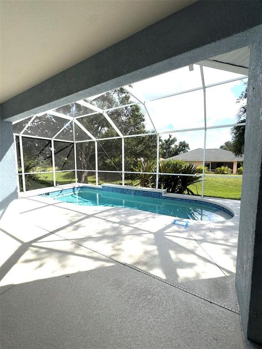 Под контрактом: $2,950 (3 спален, 2 ванн, 1712 Квадратных фут)