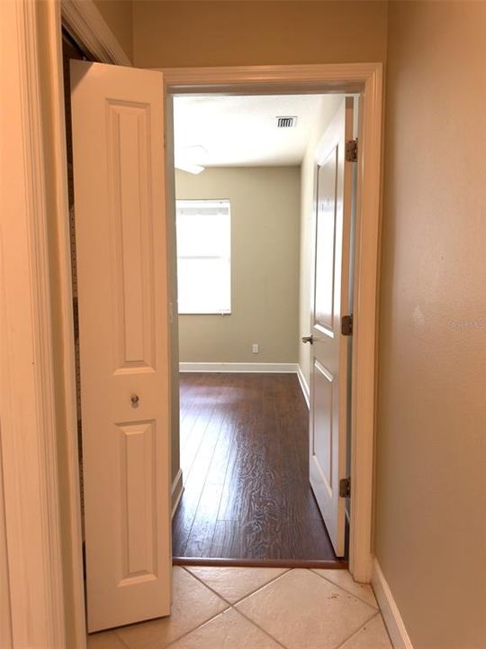 Под контрактом: $2,950 (3 спален, 2 ванн, 1712 Квадратных фут)