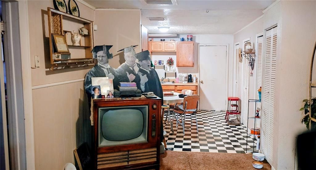 待售: $198,600 (3 贝兹, 1 浴室, 1336 平方英尺)