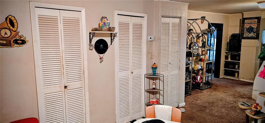 待售: $198,600 (3 贝兹, 1 浴室, 1336 平方英尺)