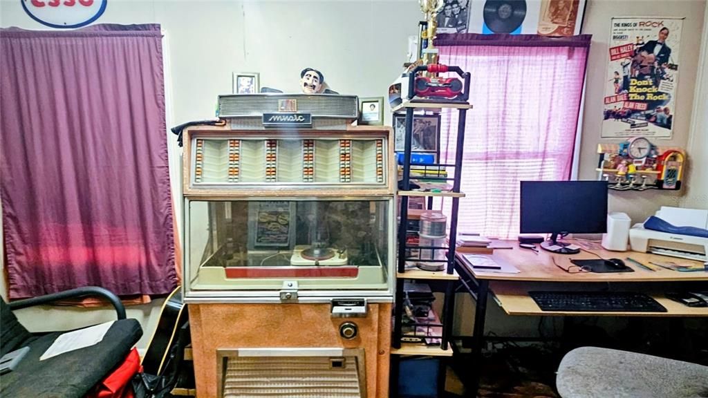 待售: $198,600 (3 贝兹, 1 浴室, 1336 平方英尺)