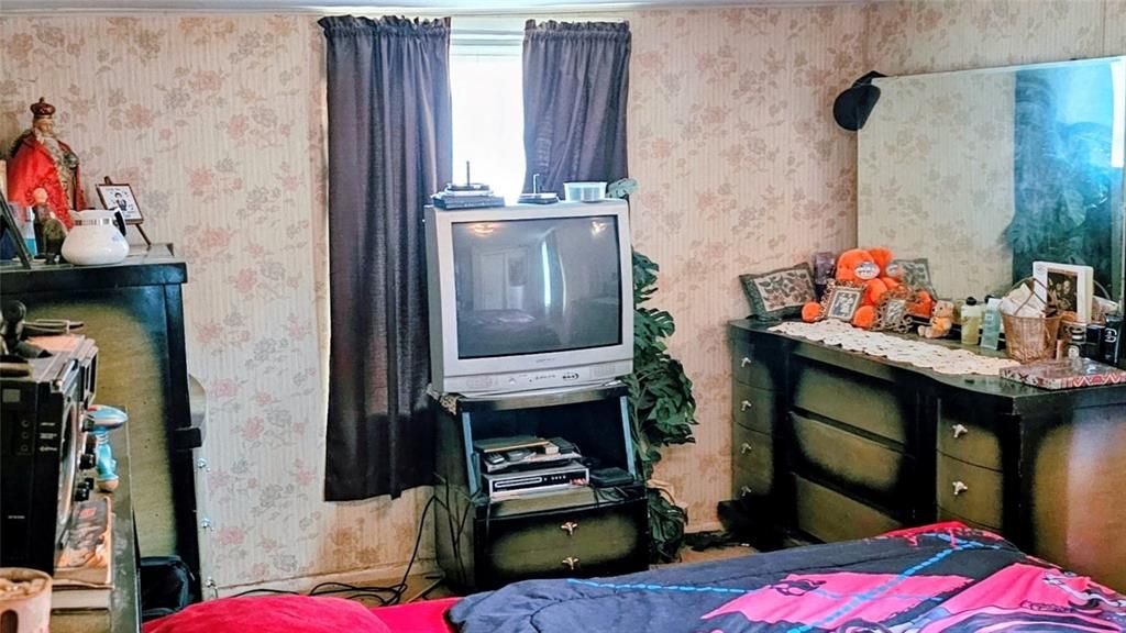 待售: $198,600 (3 贝兹, 1 浴室, 1336 平方英尺)