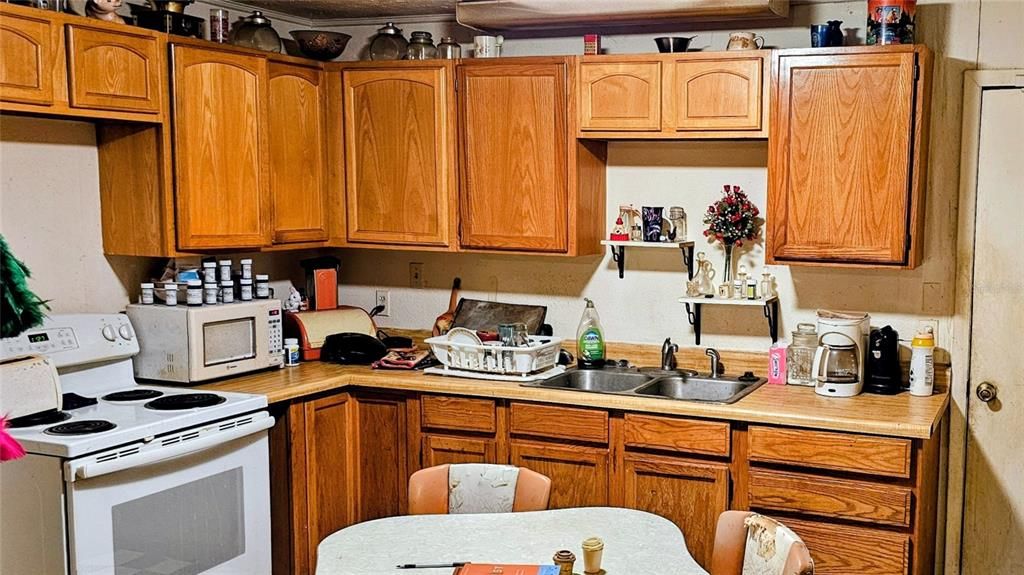 待售: $198,600 (3 贝兹, 1 浴室, 1336 平方英尺)