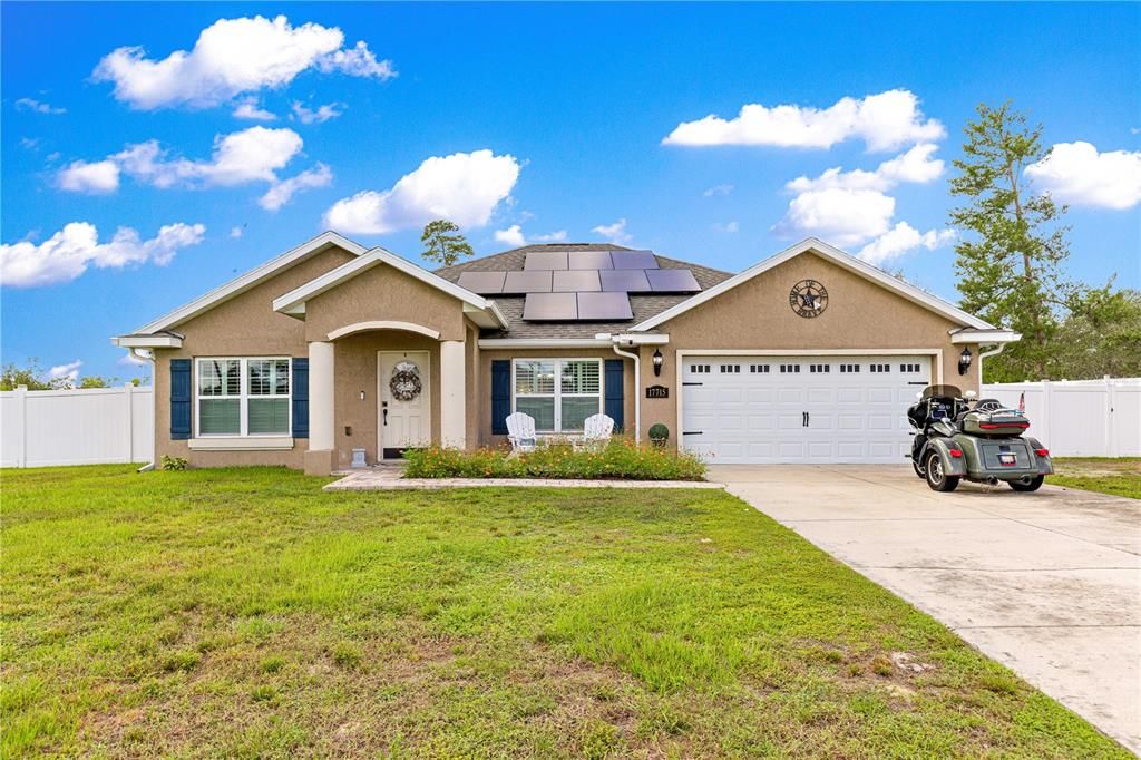 Activo con contrato: $383,000 (3 camas, 2 baños, 1936 Pies cuadrados)