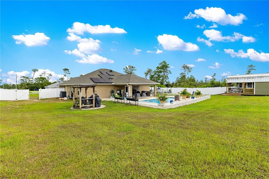 Activo con contrato: $383,000 (3 camas, 2 baños, 1936 Pies cuadrados)