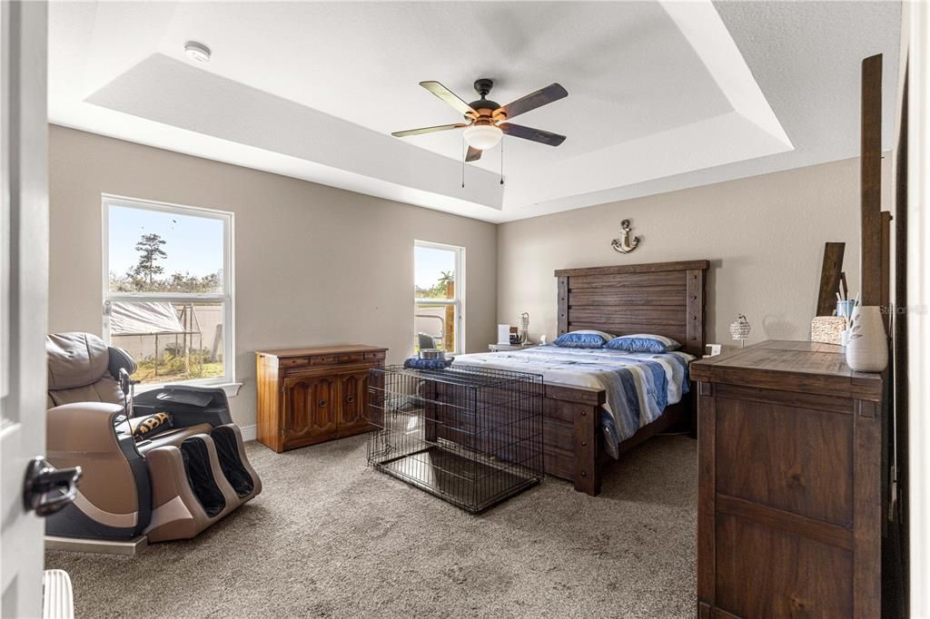 Activo con contrato: $383,000 (3 camas, 2 baños, 1936 Pies cuadrados)