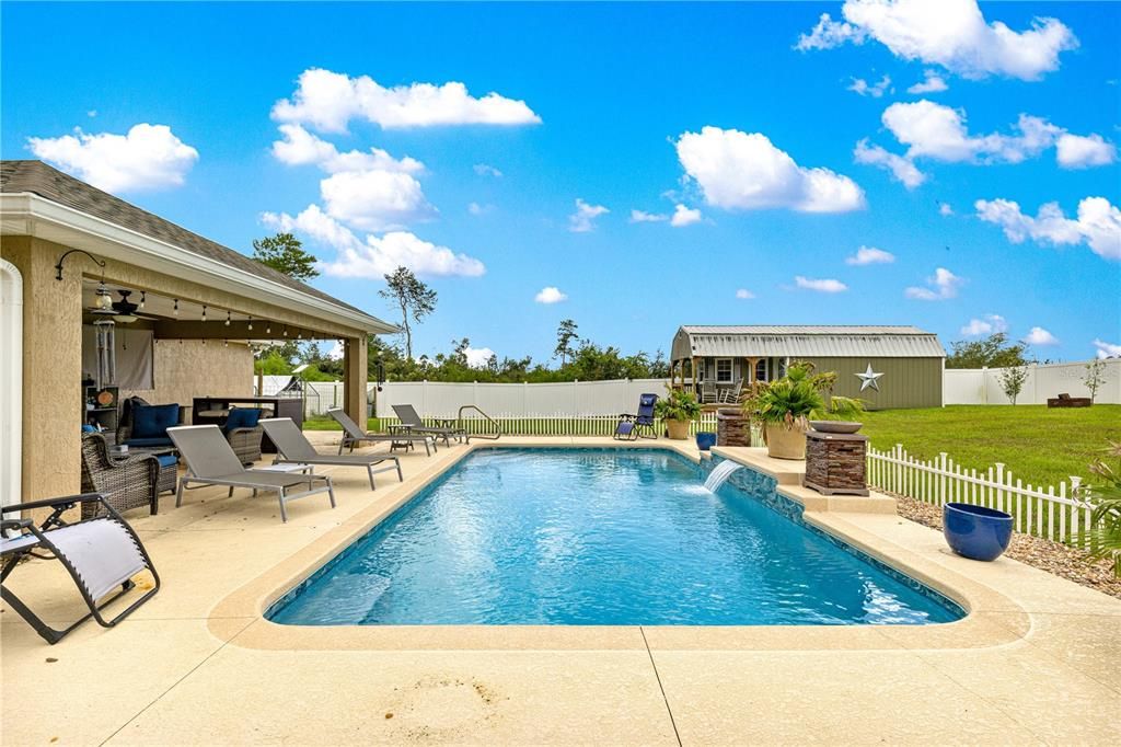 Activo con contrato: $383,000 (3 camas, 2 baños, 1936 Pies cuadrados)