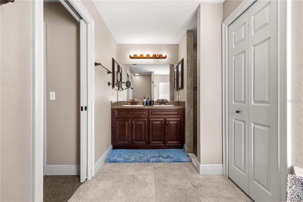 Activo con contrato: $383,000 (3 camas, 2 baños, 1936 Pies cuadrados)