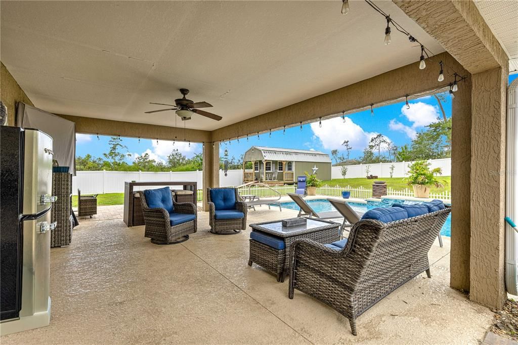 Activo con contrato: $383,000 (3 camas, 2 baños, 1936 Pies cuadrados)