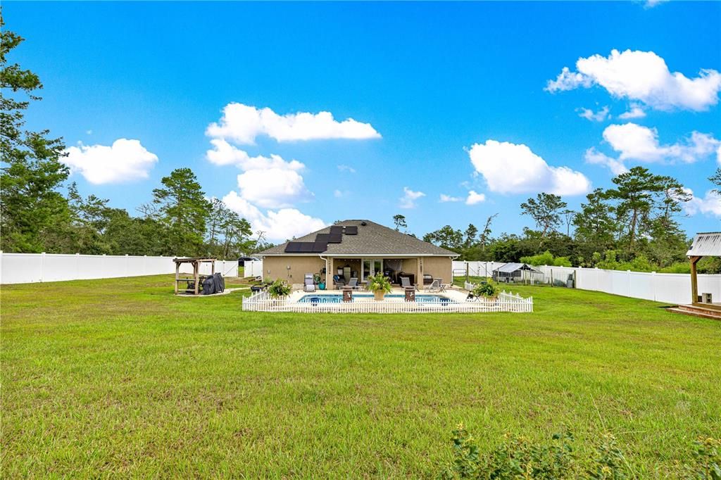 Activo con contrato: $383,000 (3 camas, 2 baños, 1936 Pies cuadrados)