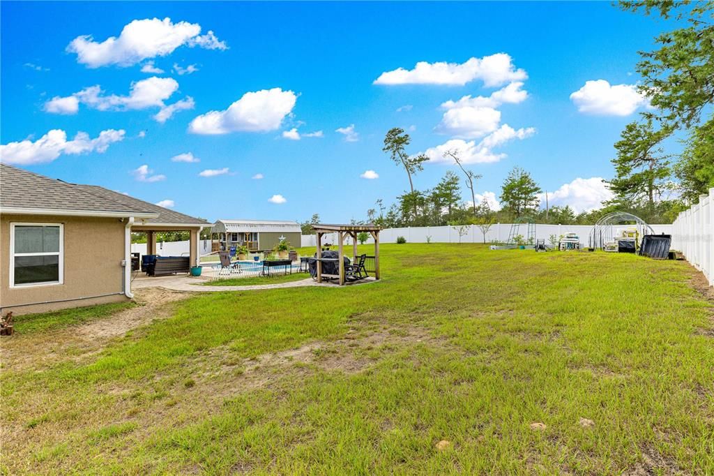 Activo con contrato: $383,000 (3 camas, 2 baños, 1936 Pies cuadrados)