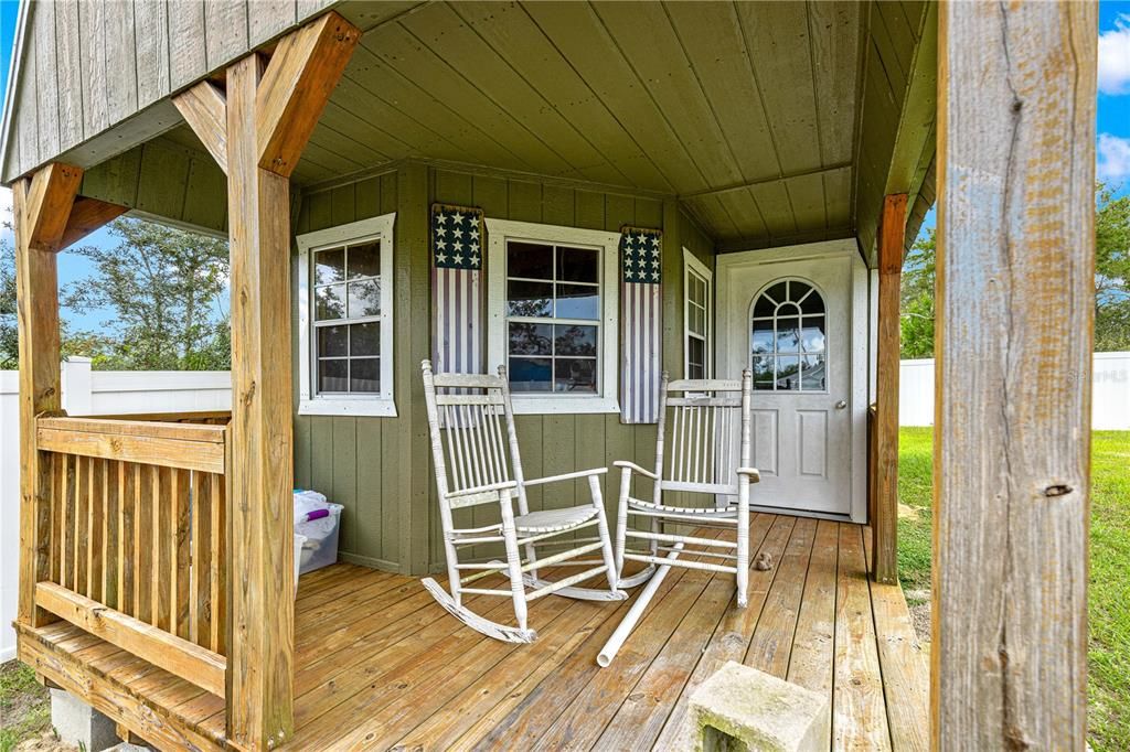 Activo con contrato: $383,000 (3 camas, 2 baños, 1936 Pies cuadrados)