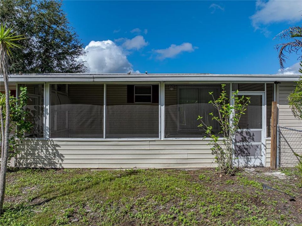 Под контрактом: $188,900 (2 спален, 2 ванн, 1134 Квадратных фут)