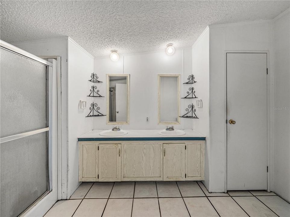 Под контрактом: $188,900 (2 спален, 2 ванн, 1134 Квадратных фут)