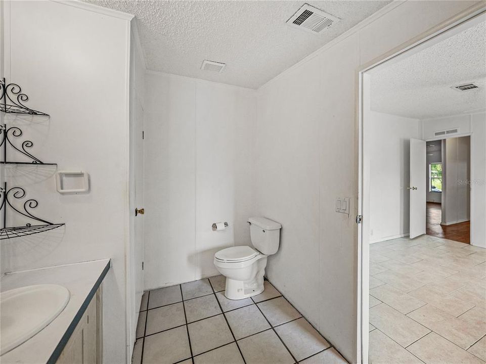 Под контрактом: $188,900 (2 спален, 2 ванн, 1134 Квадратных фут)