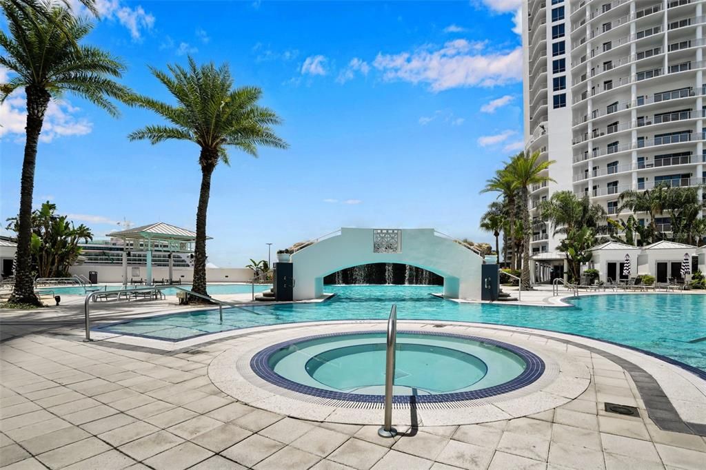 En Renta: $24,900 (4 camas, 4 baños, 4462 Pies cuadrados)