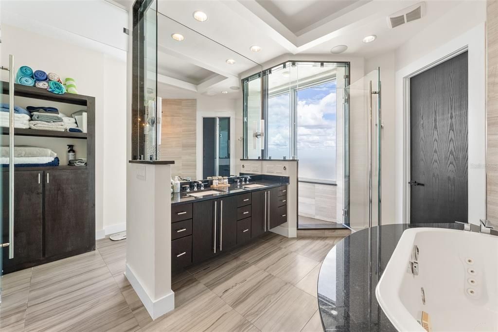 En Renta: $24,900 (4 camas, 4 baños, 4462 Pies cuadrados)