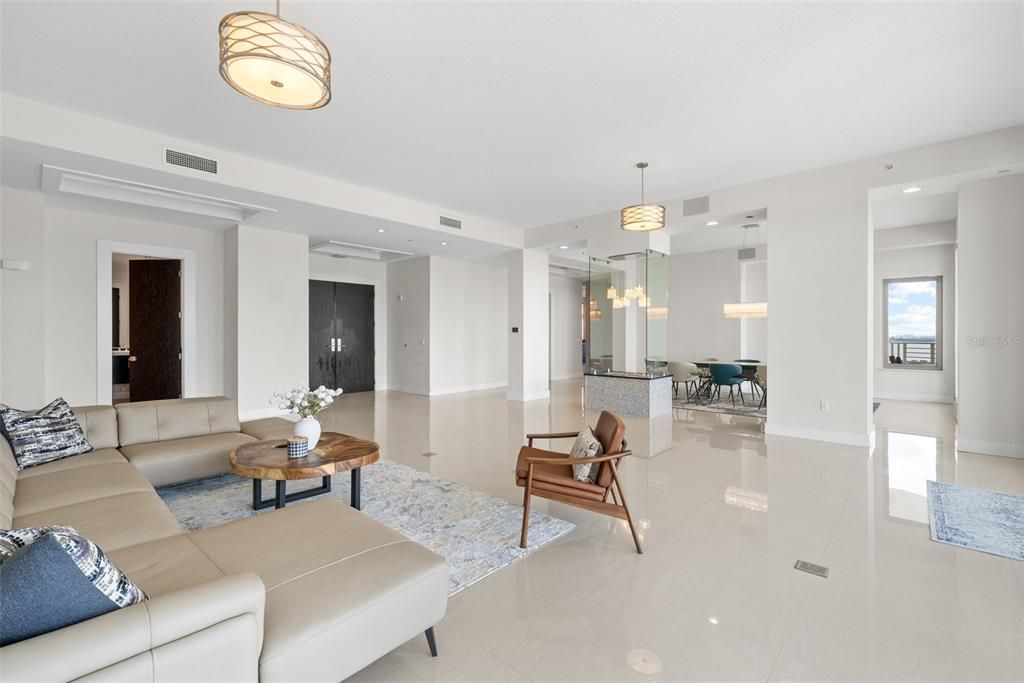 En Renta: $24,900 (4 camas, 4 baños, 4462 Pies cuadrados)