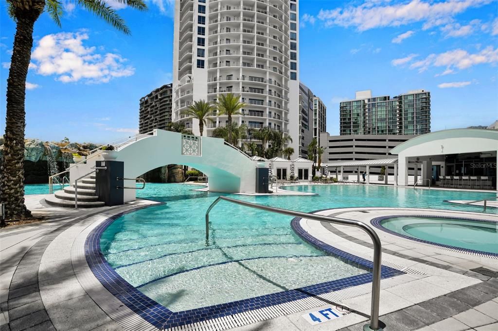 En Renta: $24,900 (4 camas, 4 baños, 4462 Pies cuadrados)