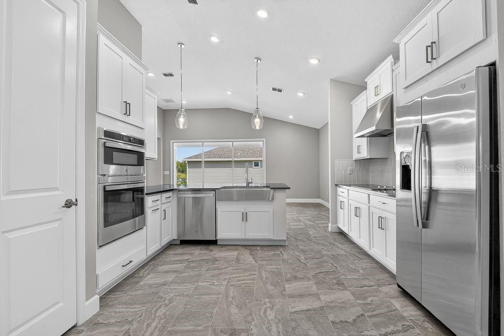 Active With Contract: $399,990 (3 beds, 2 baths, 2055 Square Feet)