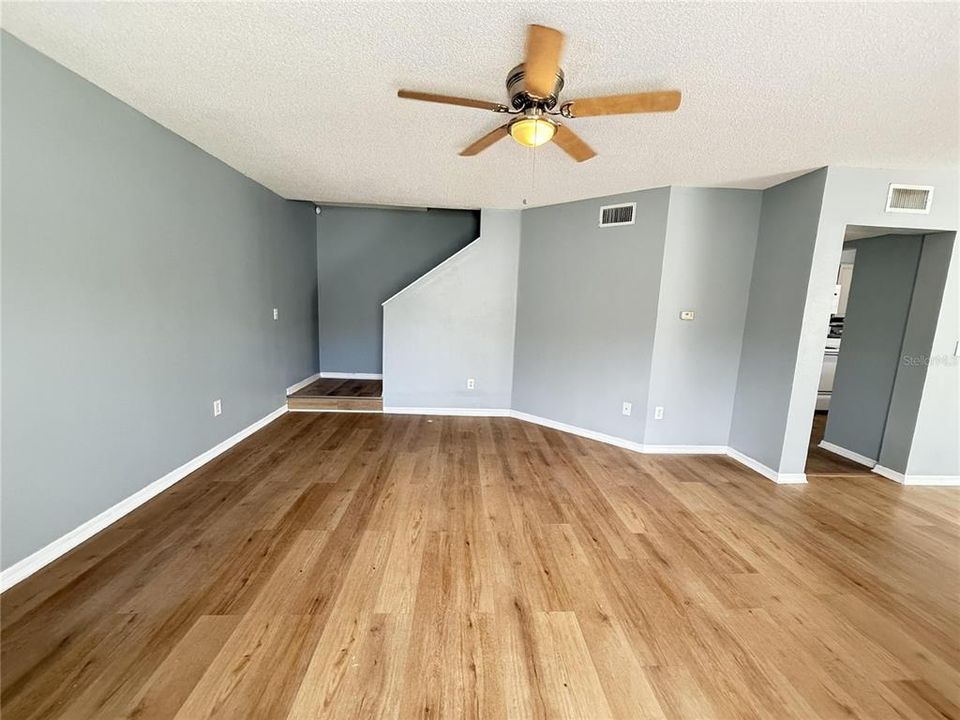 For Rent: $1,900 (3 beds, 2 baths, 1364 Square Feet)