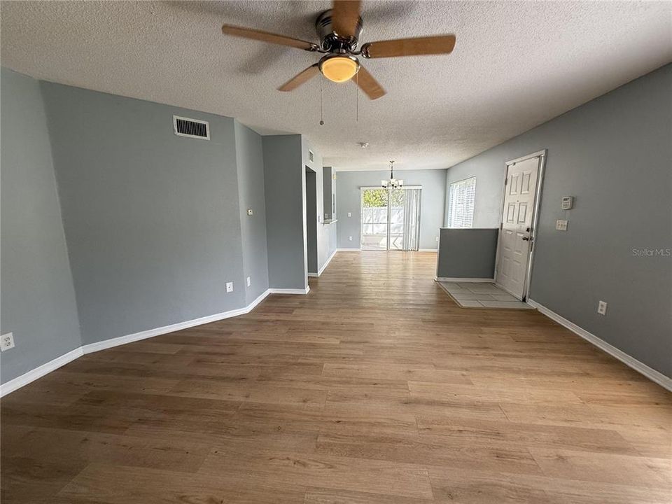 For Rent: $1,900 (3 beds, 2 baths, 1364 Square Feet)