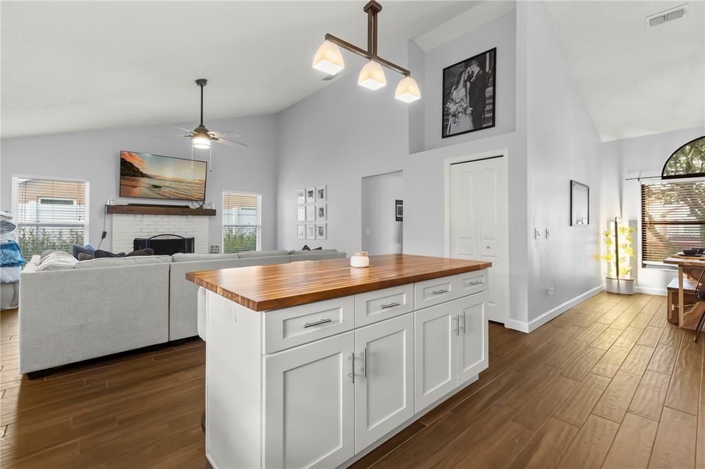 For Sale: $460,000 (3 beds, 2 baths, 2025 Square Feet)