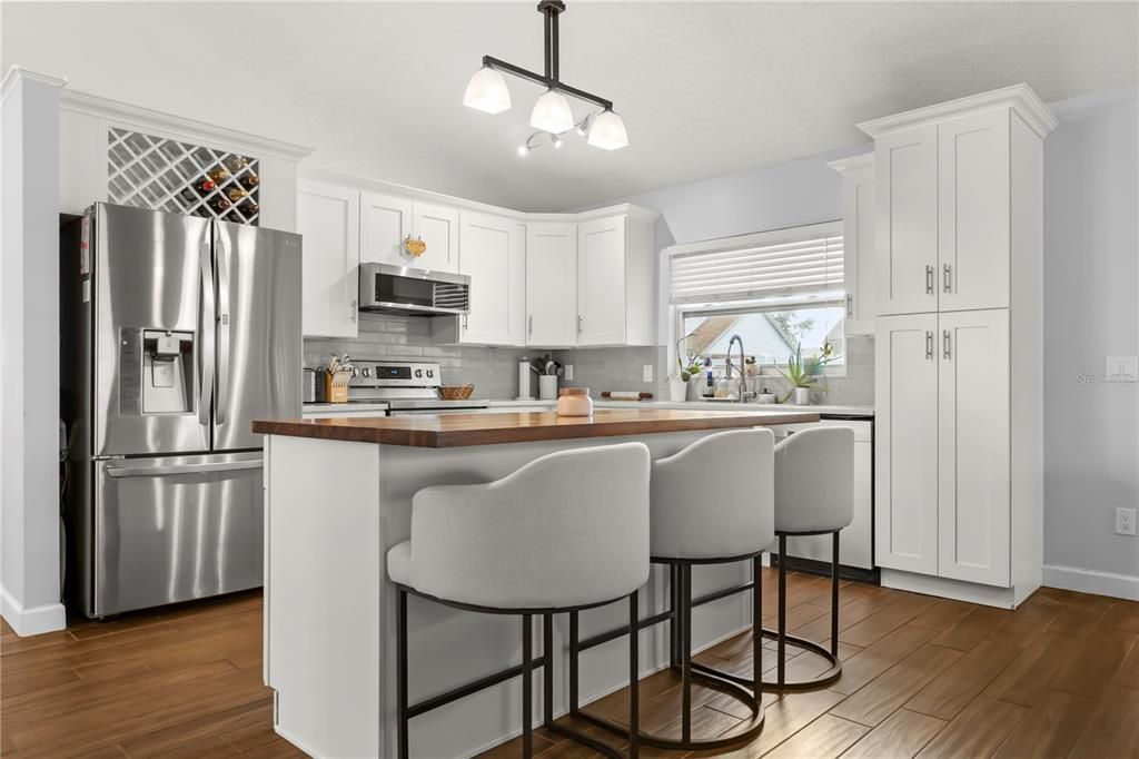 For Sale: $460,000 (3 beds, 2 baths, 2025 Square Feet)