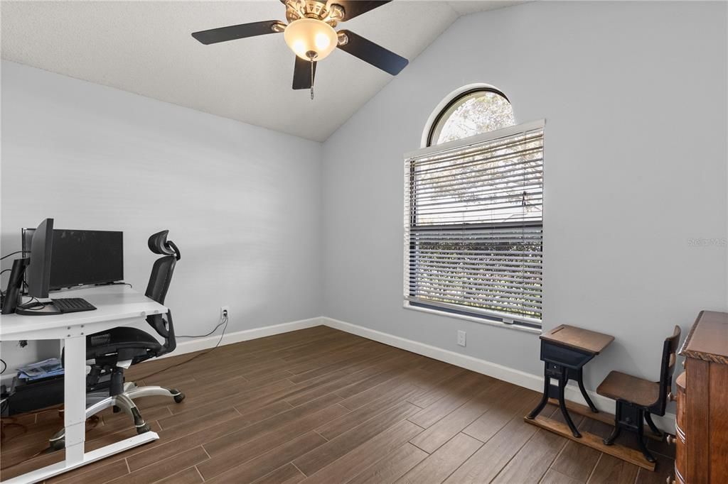 For Sale: $460,000 (3 beds, 2 baths, 2025 Square Feet)