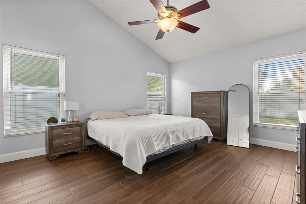 For Sale: $460,000 (3 beds, 2 baths, 2025 Square Feet)